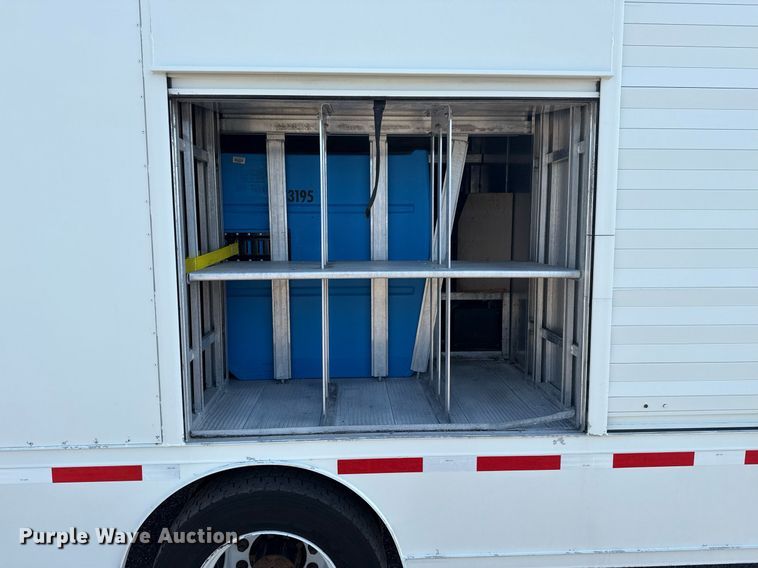 image for item EG6010 2002 International 4300 delivery truck