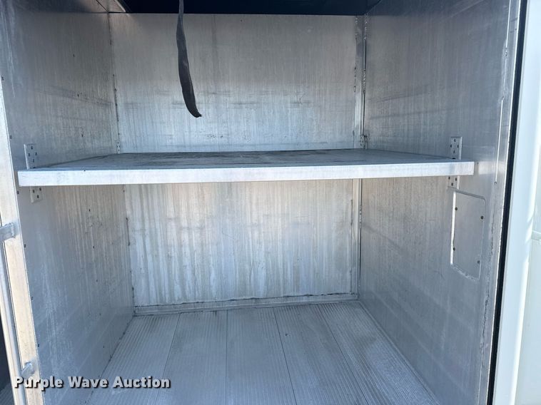 image for item EG6010 2002 International 4300 delivery truck