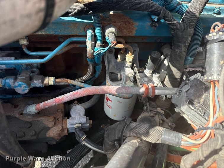 image for item EG6010 2002 International 4300 delivery truck