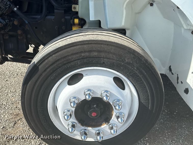 image for item EG6010 2002 International 4300 delivery truck