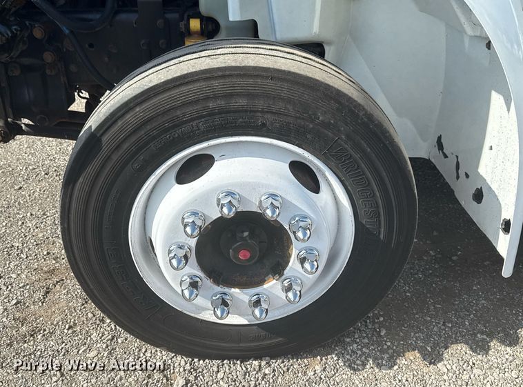 image for item EG6010 2002 International 4300 delivery truck