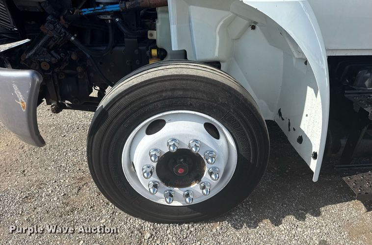 image for item EG6010 2002 International 4300 delivery truck