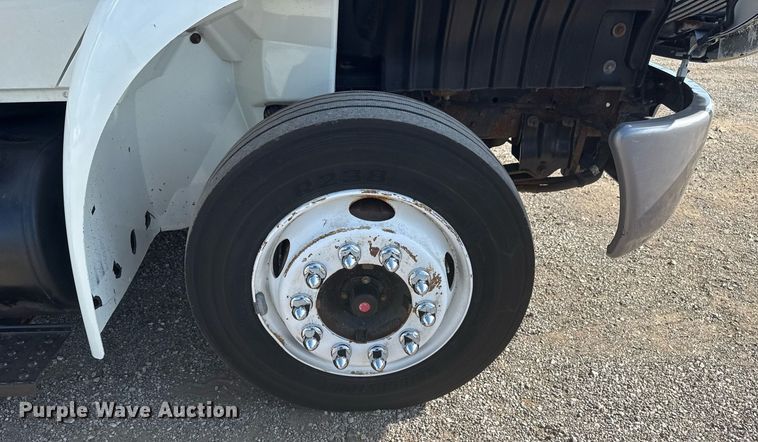 image for item EG6010 2002 International 4300 delivery truck