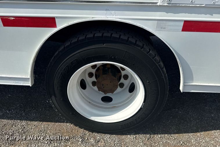 image for item EG6010 2002 International 4300 delivery truck