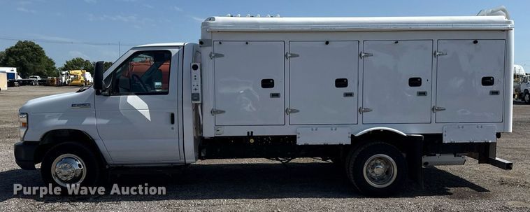 image for item EG6012 2018 Ford E450 Super Duty  refrigerated truck