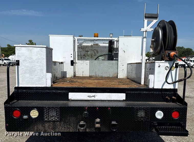 image for item EG6013 2013 Ford F550 Crew Cab flatbed truck