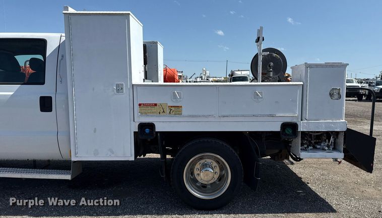 image for item EG6013 2013 Ford F550 Crew Cab flatbed truck