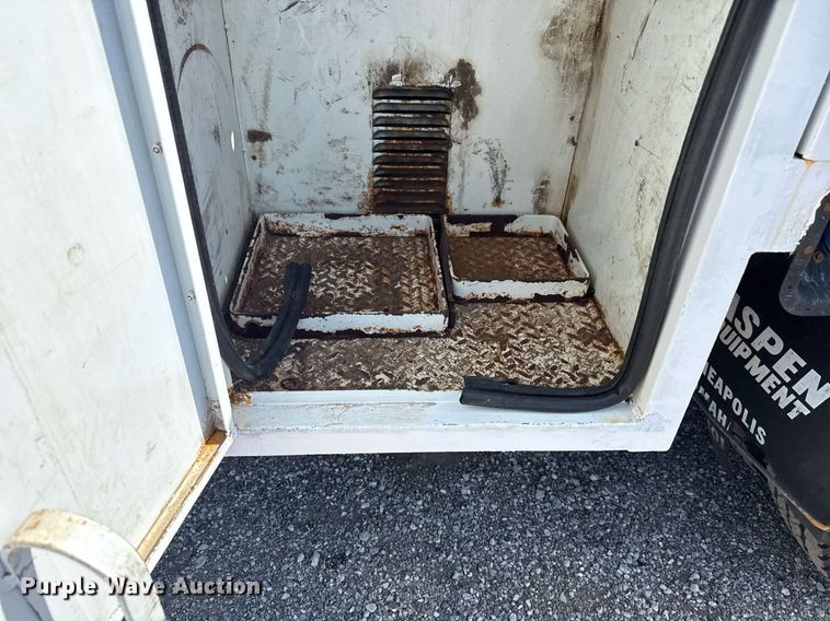 image for item EG6013 2013 Ford F550 Crew Cab flatbed truck