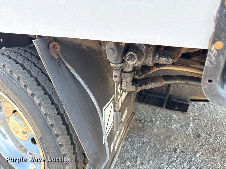 image for item EG6013 2013 Ford F550 Crew Cab flatbed truck