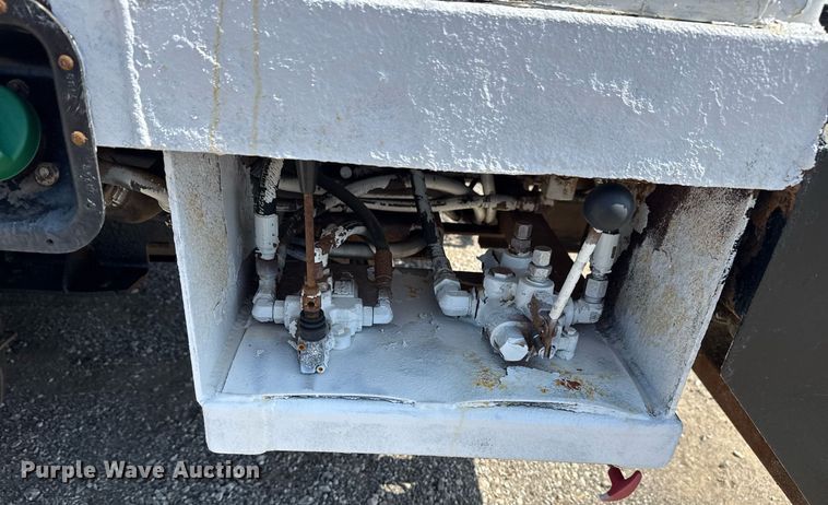 image for item EG6013 2013 Ford F550 Crew Cab flatbed truck