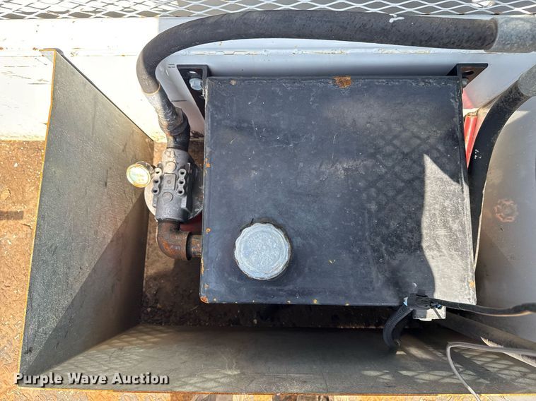 image for item EG6013 2013 Ford F550 Crew Cab flatbed truck