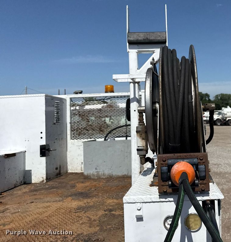 image for item EG6013 2013 Ford F550 Crew Cab flatbed truck