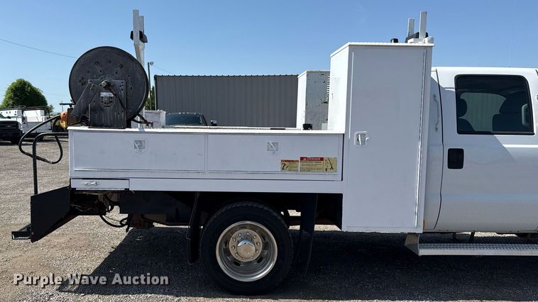 image for item EG6013 2013 Ford F550 Crew Cab flatbed truck