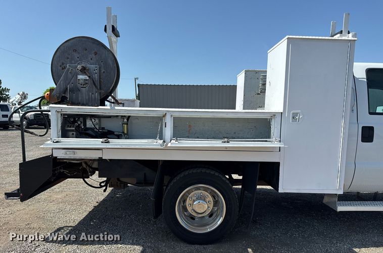 image for item EG6013 2013 Ford F550 Crew Cab flatbed truck