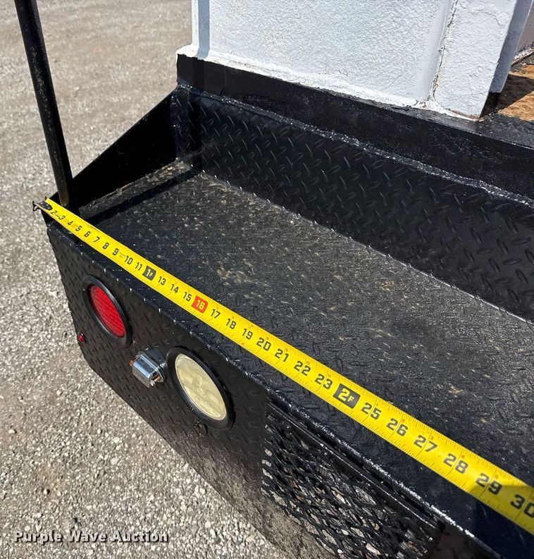 image for item EG6013 2013 Ford F550 Crew Cab flatbed truck