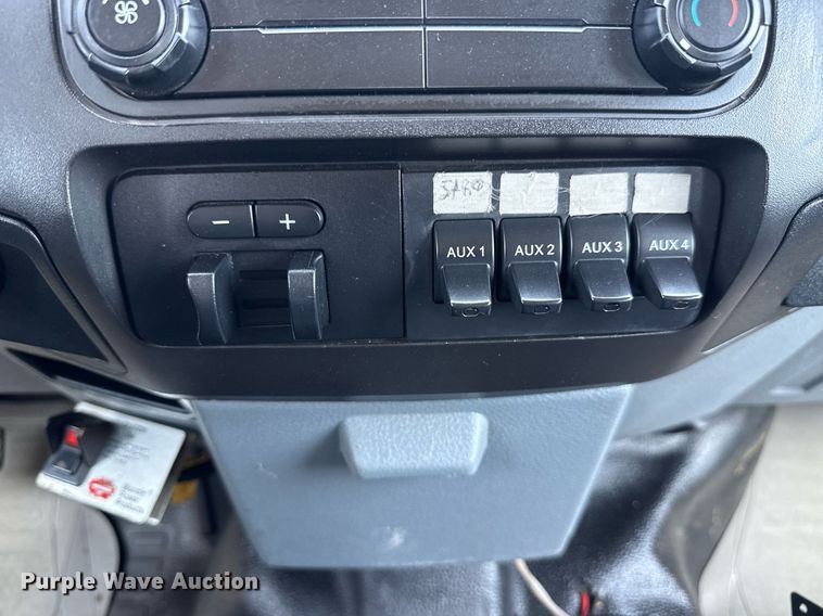 image for item EG6013 2013 Ford F550 Crew Cab flatbed truck