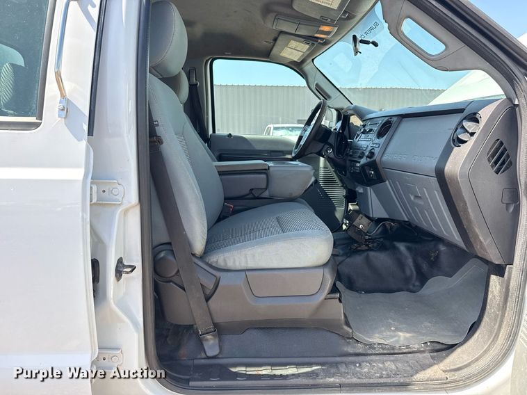 image for item EG6013 2013 Ford F550 Crew Cab flatbed truck