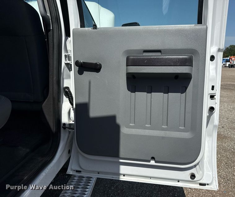 image for item EG6013 2013 Ford F550 Crew Cab flatbed truck