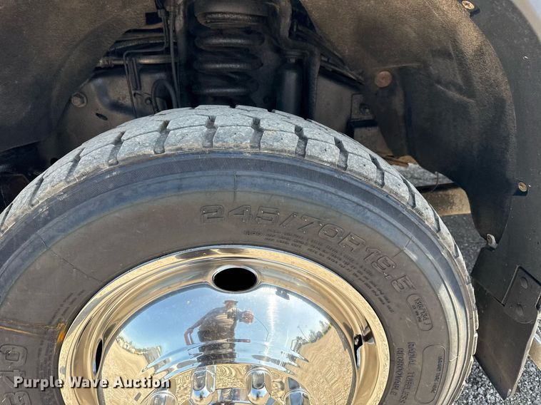 image for item EG6013 2013 Ford F550 Crew Cab flatbed truck