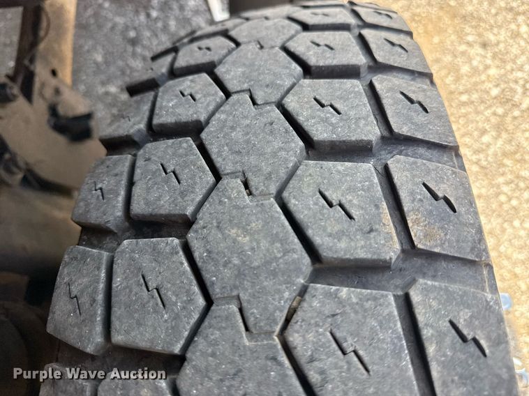 image for item EG6013 2013 Ford F550 Crew Cab flatbed truck