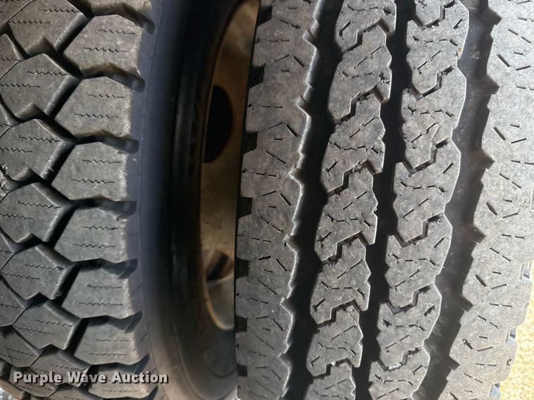 image for item EG6013 2013 Ford F550 Crew Cab flatbed truck