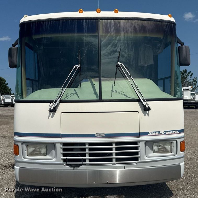 image for item EG6019 1994 SeaBreeze Chevrolet P30 RV