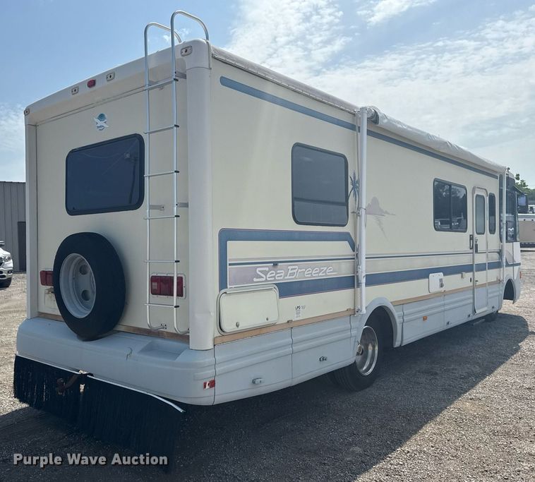 image for item EG6019 1994 SeaBreeze Chevrolet P30 RV