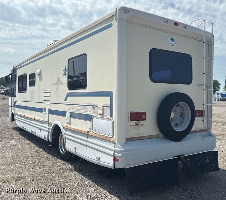 image for item EG6019 1994 SeaBreeze Chevrolet P30 RV