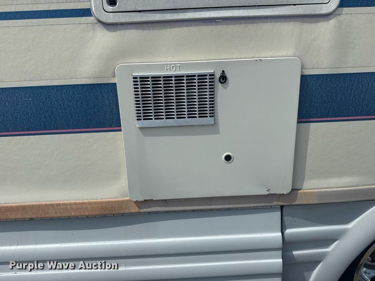 image for item EG6019 1994 SeaBreeze Chevrolet P30 RV