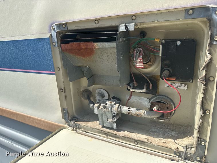 image for item EG6019 1994 SeaBreeze Chevrolet P30 RV