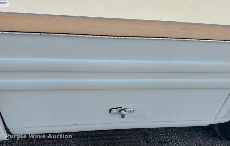image for item EG6019 1994 SeaBreeze Chevrolet P30 RV