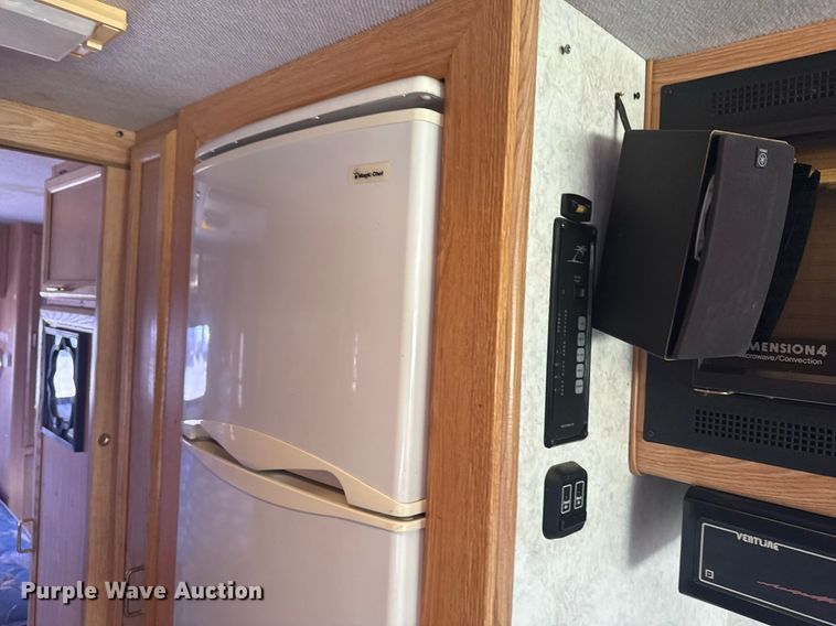 image for item EG6019 1994 SeaBreeze Chevrolet P30 RV