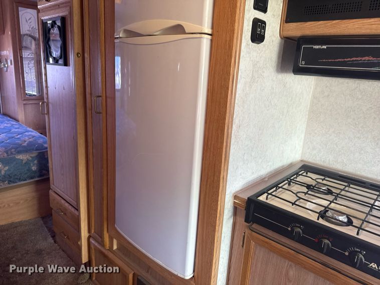 image for item EG6019 1994 SeaBreeze Chevrolet P30 RV