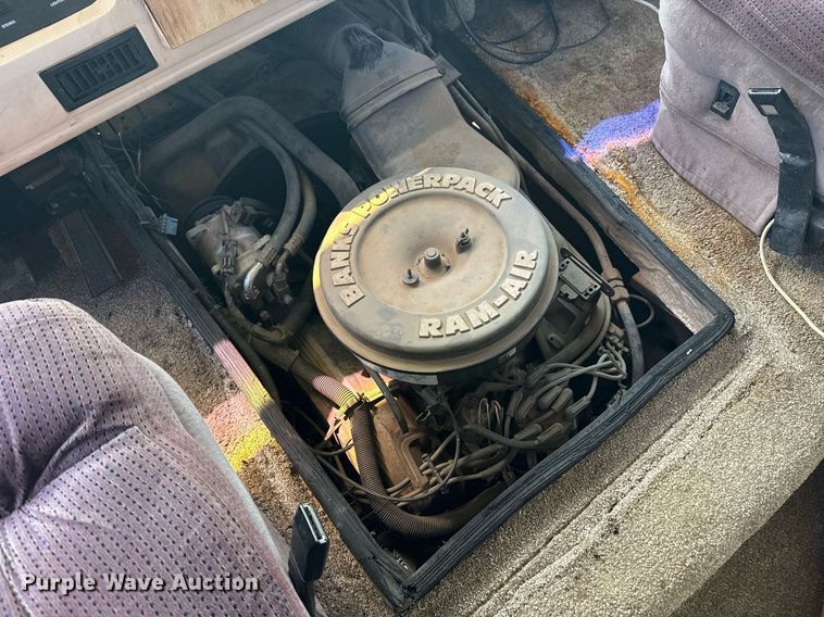 image for item EG6019 1994 SeaBreeze Chevrolet P30 RV