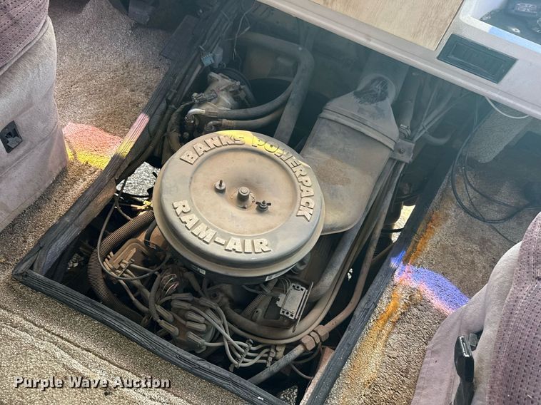 image for item EG6019 1994 SeaBreeze Chevrolet P30 RV