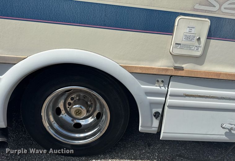 image for item EG6019 1994 SeaBreeze Chevrolet P30 RV