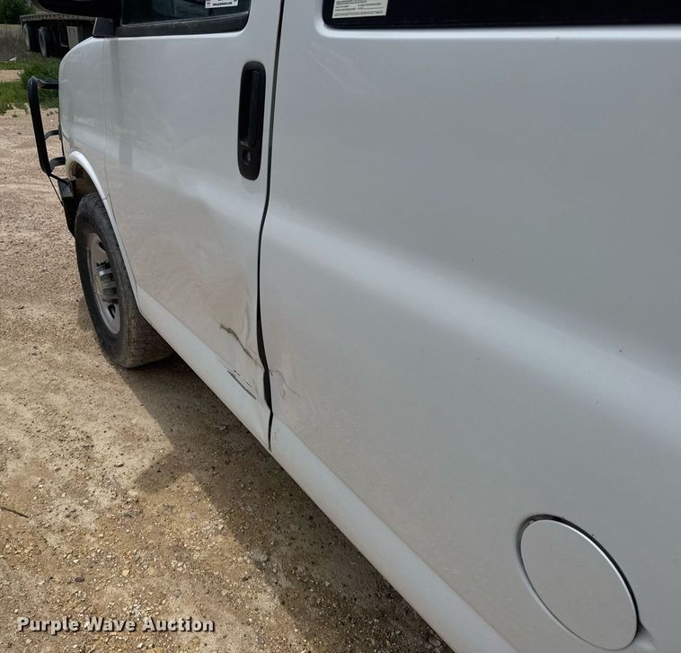 image for item EG6643 2012 Chevrolet Express 3500  van