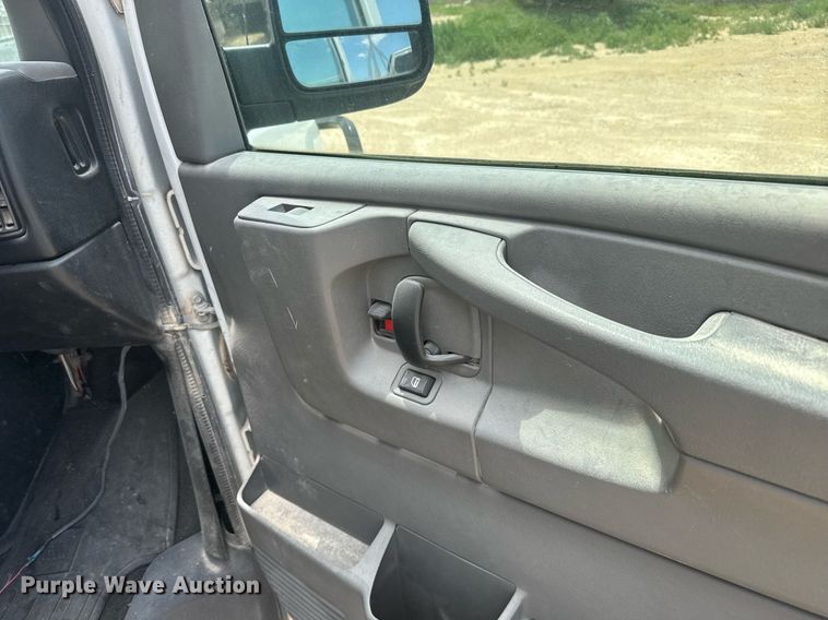 image for item EG6643 2012 Chevrolet Express 3500  van