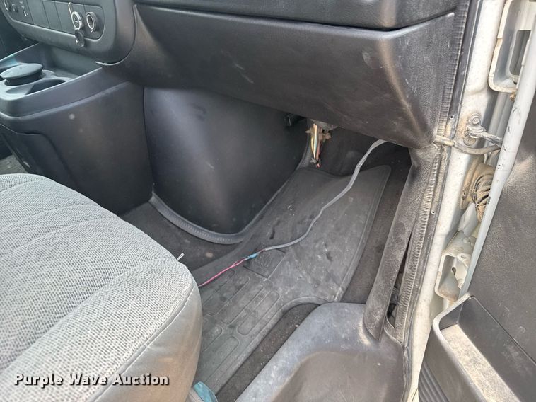 image for item EG6643 2012 Chevrolet Express 3500  van