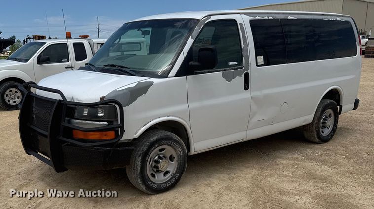 image for item EG6644 2011 Chevrolet Express 3500 van