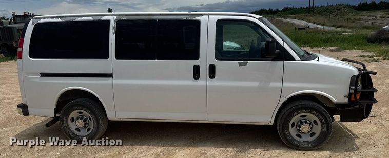 image for item EG6644 2011 Chevrolet Express 3500 van