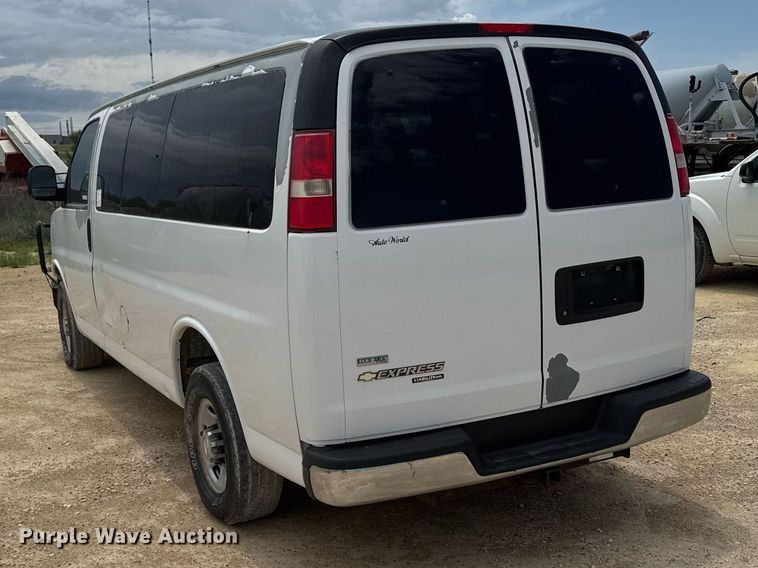 image for item EG6644 2011 Chevrolet Express 3500 van
