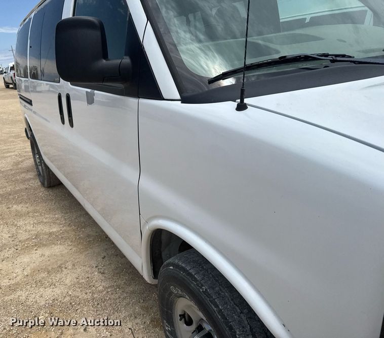 image for item EG6644 2011 Chevrolet Express 3500 van