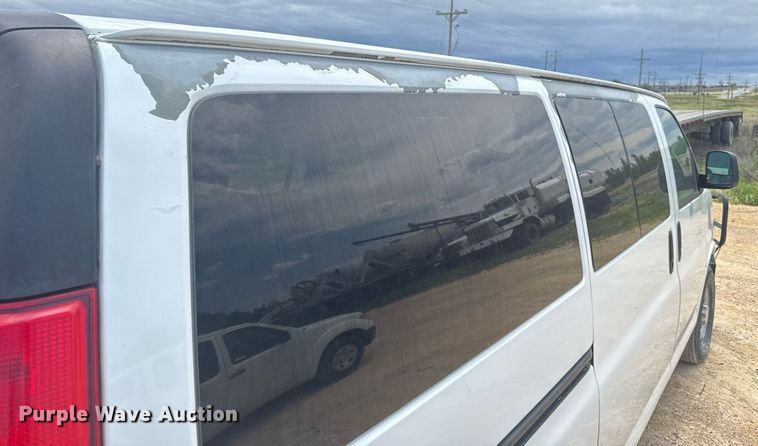 image for item EG6644 2011 Chevrolet Express 3500 van