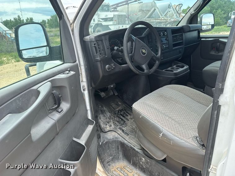 image for item EG6644 2011 Chevrolet Express 3500 van