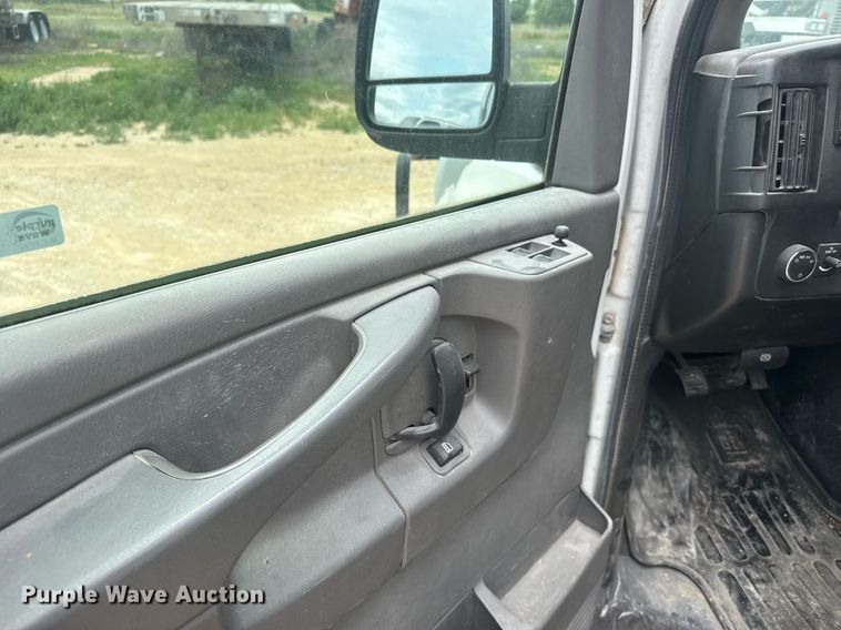 image for item EG6644 2011 Chevrolet Express 3500 van