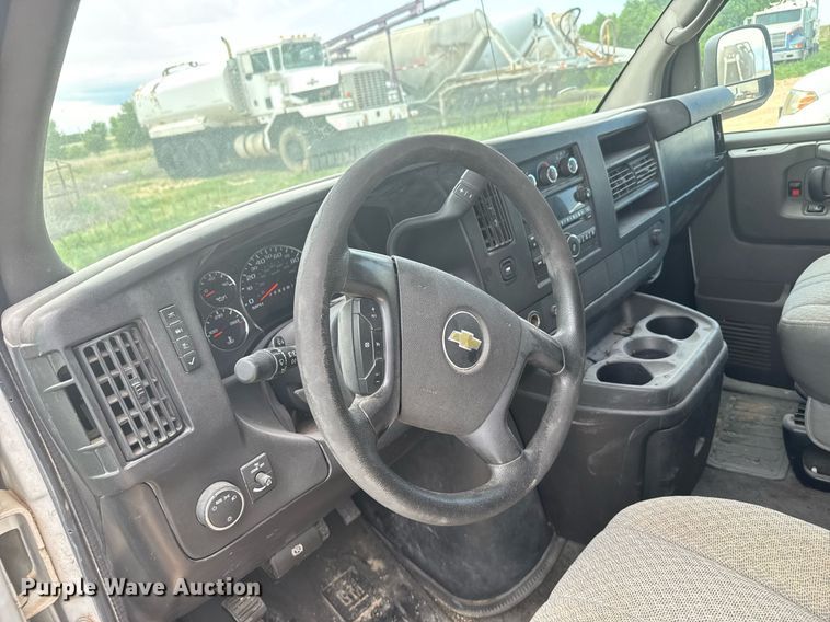 image for item EG6644 2011 Chevrolet Express 3500 van