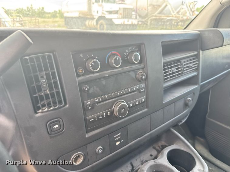 image for item EG6644 2011 Chevrolet Express 3500 van