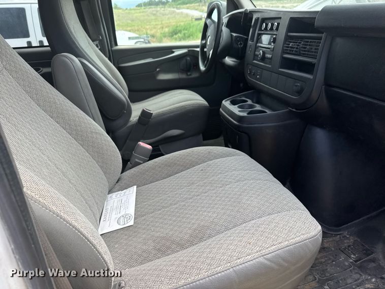 image for item EG6644 2011 Chevrolet Express 3500 van