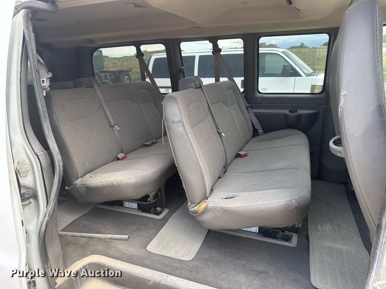 image for item EG6644 2011 Chevrolet Express 3500 van